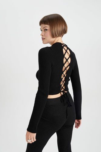 Пуловер приталенного кроя с круглым вырезом из рибаны для женщин