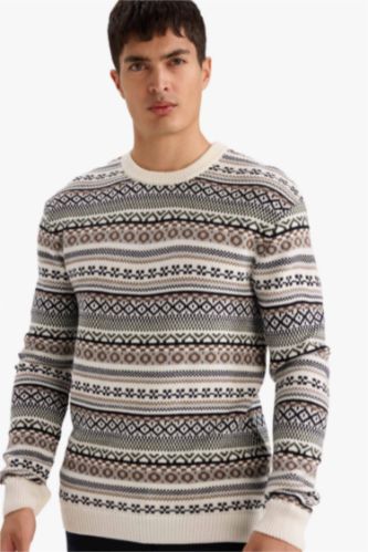 بلوفر تريكو قصة عادية بياقة مستديرة