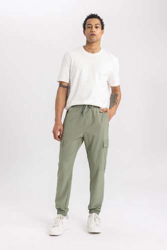 Standard Fit Woven Jogger
