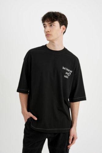 Black MAN Loose Fit Crew Neck T-Shirt 3098505 | DeFacto