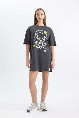Crew Neck Printed Smiley Licence Mini Short Sleeve Knitted Dress