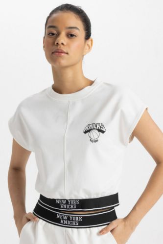 Ecru WOMAN DeFactoFit NBA New York Knicks Crop T Shirt 3108492 DeFacto