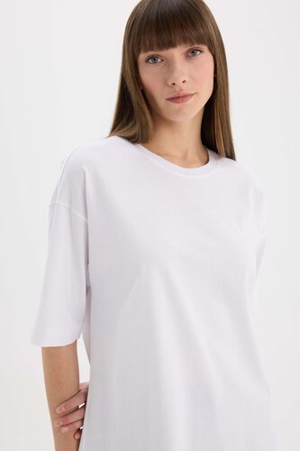 حريمي أبيض Oversize Fit Short Sleeve T-Shirt