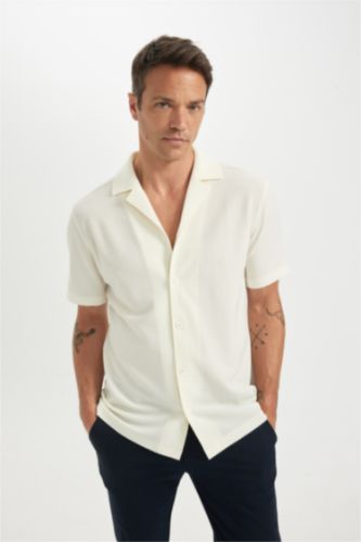 Modern Fit Polo Yaka Dokulu Penye Kısa Kollu Gömlek