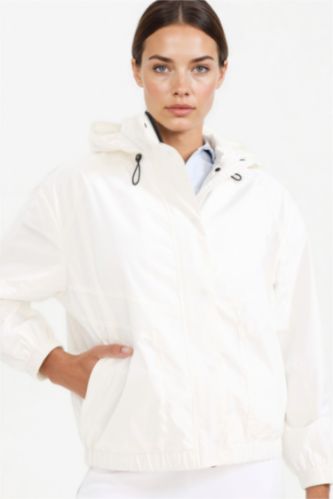 Kadın Beyaz Su İtici Regular Fit Kapüşonlu Cepli Mevsimlik Baharlık Yağmurluk