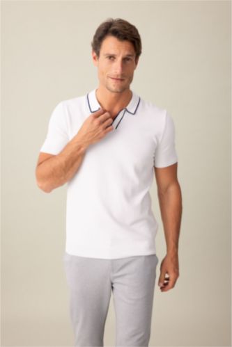 HOMME Écru T-Shirt Polo en Tricot à Coupe Moderne