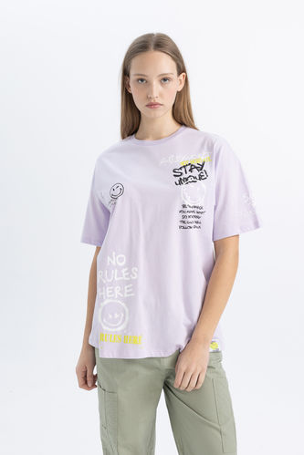 Oversize Fit Smiley Licence Crew Neck Short Sleeve T-Shirt