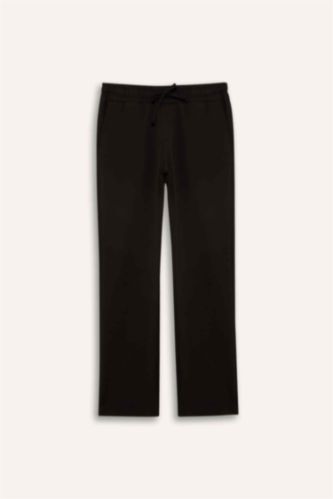 رجال بني بنطلون قصة عادية وورجل عادية