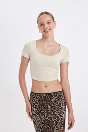 Fitted U Yaka Basic Düz Kısa Kollu Tişört
