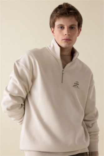 MAN Sand Comfort Fit Sweatshirt