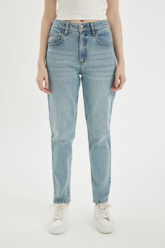 بنطلون جينز كومفرت موم فيت بخصر عالي