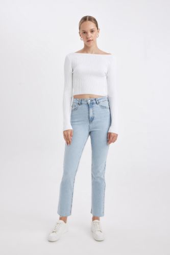 سروال جينز قصة مستقيمة برجل عادي وخصر عالي