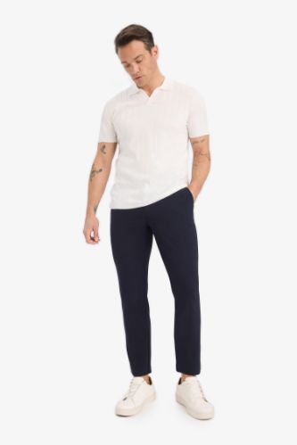 Брюки Tailored Fit с прямыми штанинами, которые тянутся в любом направлении