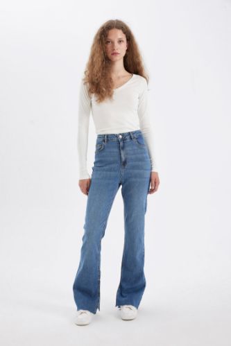 Slim Flare Normal Bel Yırtmaçlı Uzun Jean Yıkamalı Pantolon