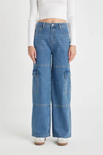 Джинсы Straight Fit прямого кроя с высокой талией