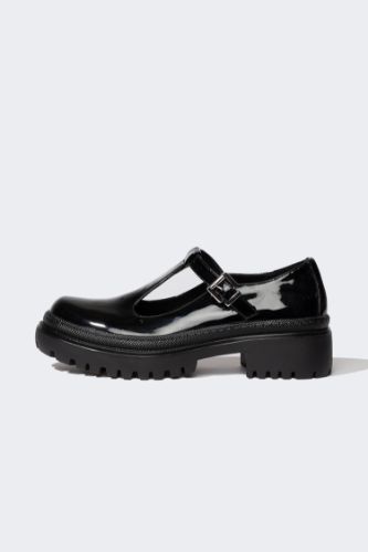 Woman Faux Leather Flat Sole Classic Shoes