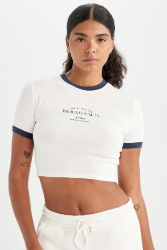 DeFactoFit NBA Brooklyn Nets Cropped Fit Bisiklet Yaka Kısa Kollu Tişört