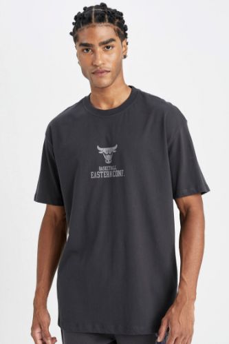 DeFactoFit NBA Chicago Bulls Standart Fit Bisiklet Yaka Pamuklu Kısa Kollu Tişört