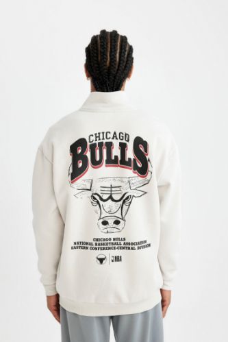 Bej Erkek DeFactoFit NBA Chicago Bulls Oversize Geni Kal p Dik Yaka Fermual S rt Bask l Sweatshirt 3153424 DeFacto