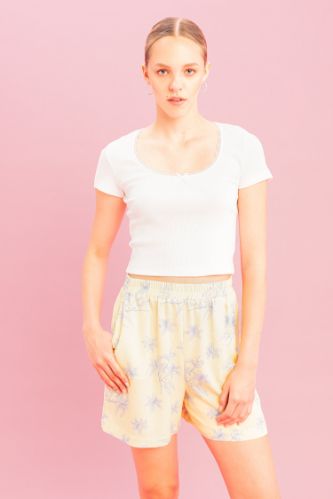 Fitted U Yaka Fitilli Kaşkorse Kısa Kollu Tişört