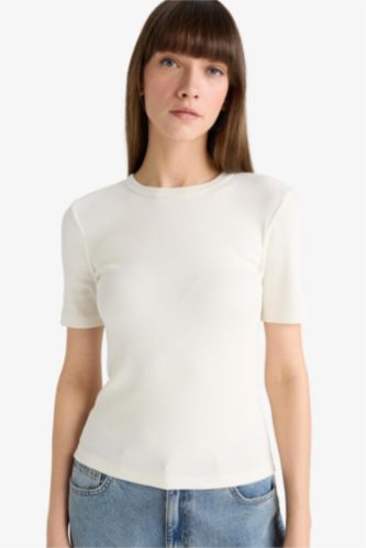 تيشيرت نص كم سليم فيت سادة بياقة مدورة مضلع