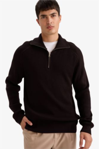 Standard Fit Turtleneck Knitwear Pullover