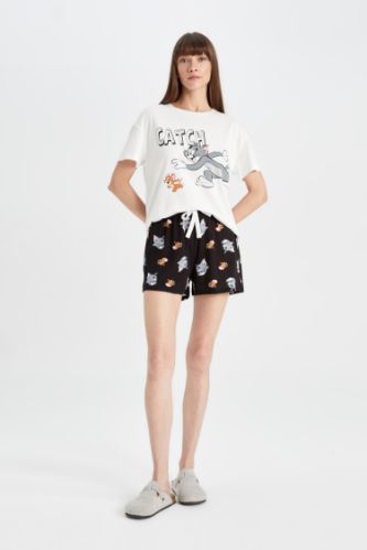 Tom & Jerry Regular Fit Kısa Kollu Şortlu Pijama Takımı -Fall in Love