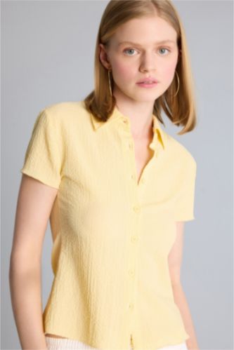 Женщины Желтый Рубашка Fitted из ткани букле с рубашечным воротником и коротким рукавом