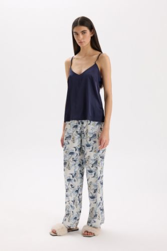 Fall in Love Saten Pijama Takımı Regular Fit Askılı Üst Desenli Uzun Alt