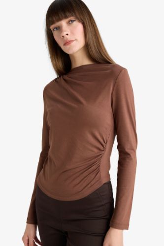 Slim Fit Dar Kesim Kayık Yaka Uzun Kollu Bluz