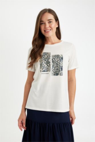 حريمي بيج فاتح Regular Fit Short Sleeve T-Shirt