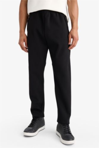 رجال أسود Standard Fit Pocketed Sports Joggers
