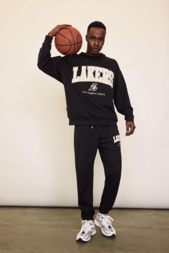 DeFactoFit NBA Los Angeles Lakers Jogger Eşofman Altı Standart Fit Cepli Esnek Bantlı Paça Skuba Dalgıç Kumaş 