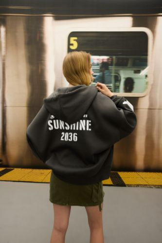 Oversize Geniş Kalıp Kapüşonlu Sırt Baskılı Kanguru Cepli Kalın Kumaş Fermuarlı Sweatshirt