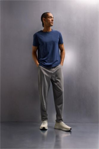 Man Grey Slim Fit Jogger