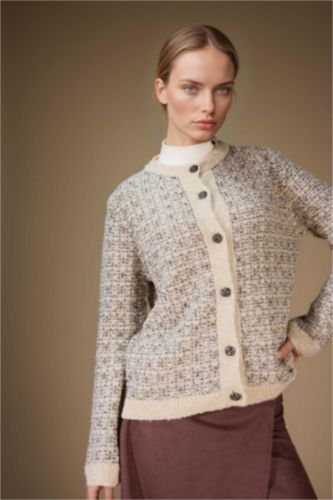 جاكيت قصة عادية بياخة مستديرة