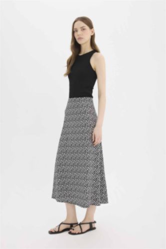 تنورة طويلة فلورال منسوج بقصة A وخصر عادي