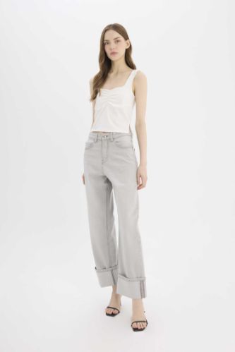 Брюки джинсовые с высокой талией и отворотами, расслабленного кроя