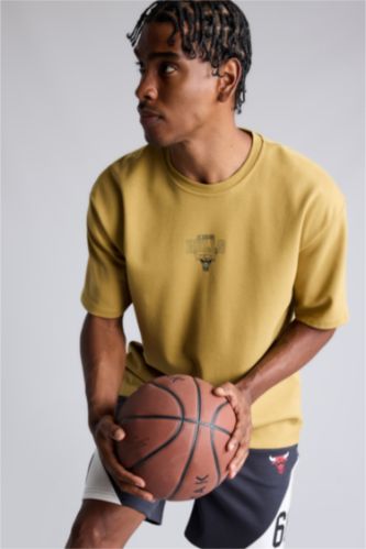 Erkek Açık Haki NBA Lisanslı Oversize Kısa Kollu Tişört