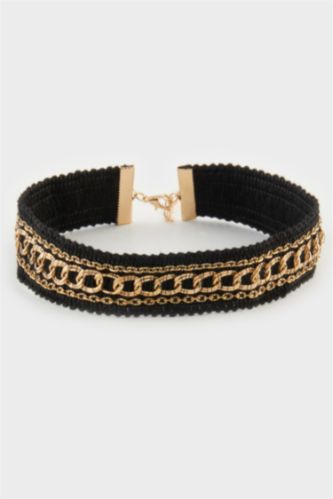 سلسلة عنق نسائية بتفاصيل ذهبية