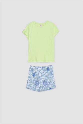 حريمي أخضر فاتح طقم قصة عادية