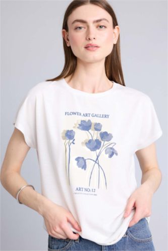 Kadın Ekru Kısa kollu Çiçek Desenli Tişört