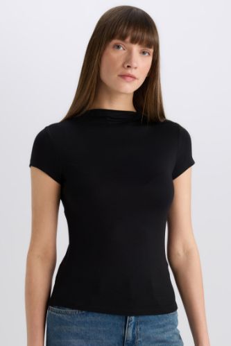 Slim Fit Dar Kesim Yarım Balıkçı Yaka Soft Touch Kısa Kollu Siyah Tişört