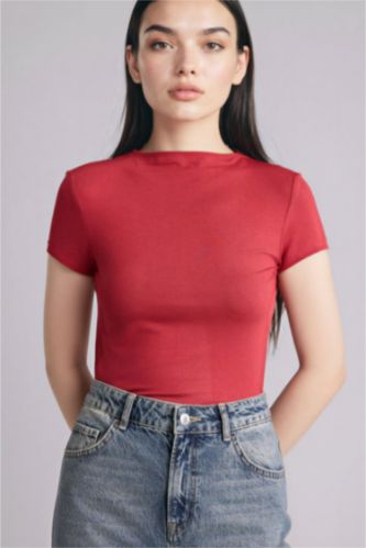 Woman Bordeaux تيشيرت نص ردن سليم فيت وياخة عالية