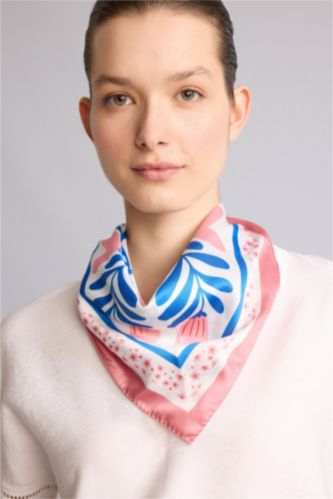 FEMME Rose Foulard en satin imprimé fleurs