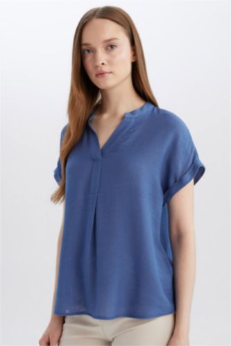 	Regular Fit Apaş Yaka Basic Düz Kısa Kollu Bluz