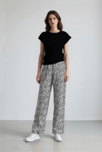 Carrot Fit Wide Leg Printed Viscose Trousers