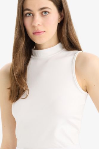 Slim Fit Dar Kesim Yarım Balıkçı Yaka Basic Düz Atlet