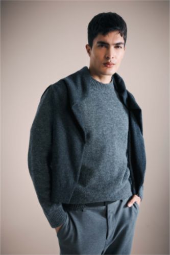 Relax Fit Crew Neck Knit Pullover