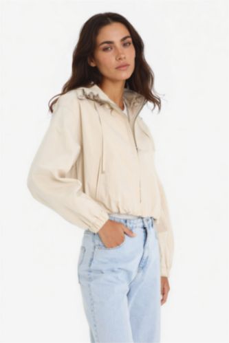 Su Geçirmez Regular Fit Kapüşonlu Fermuarlı Crop Mont